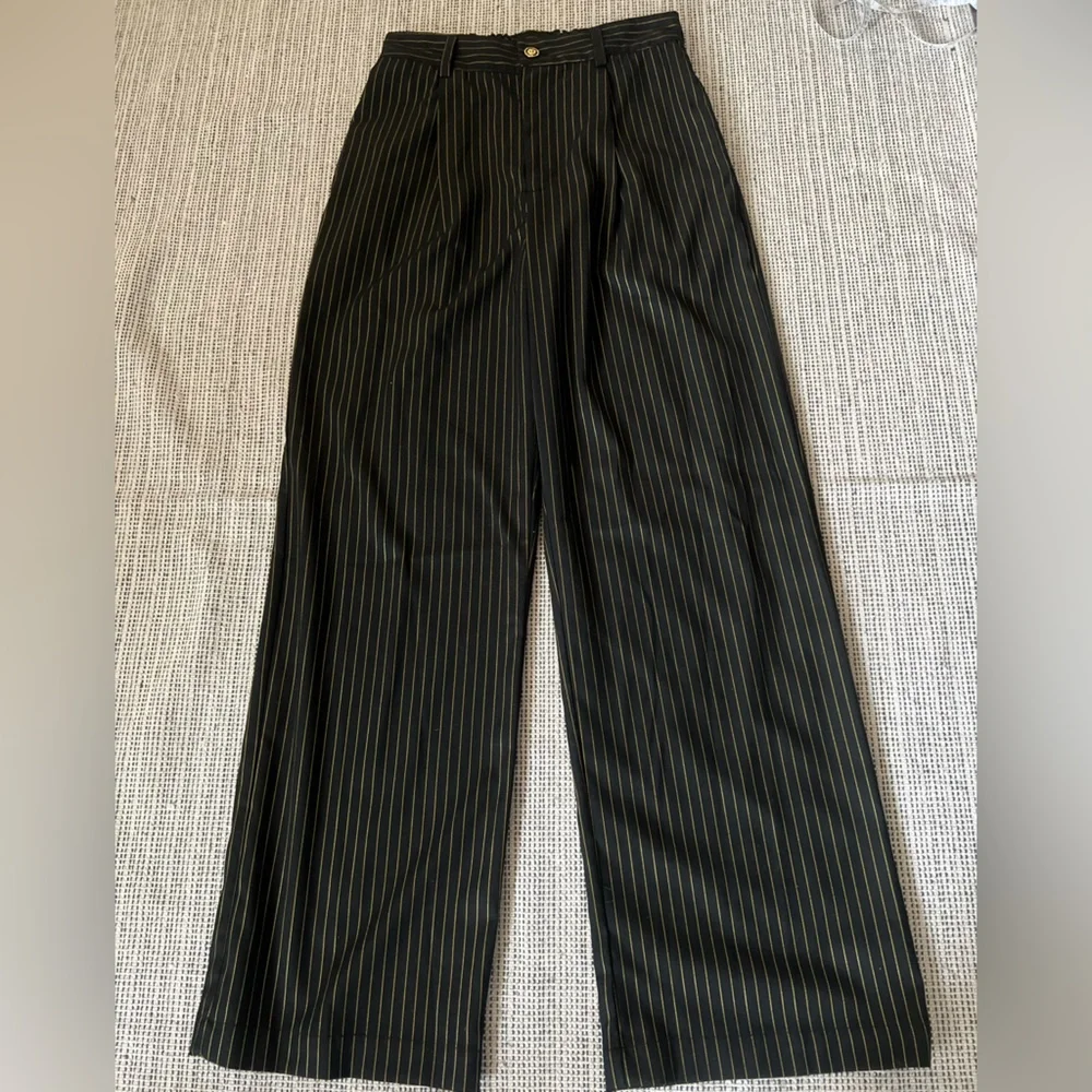 Alex & Sophia Pin Striped Trouser Pants